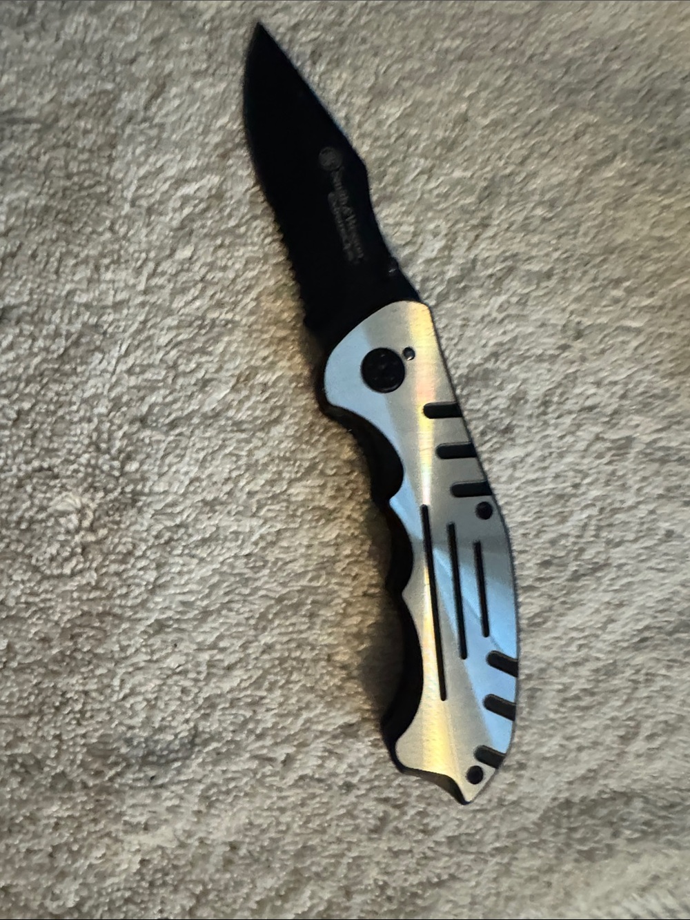 Smith and Wesson Extreme Ops Folding Pocket Knife - Compact EDC Blade